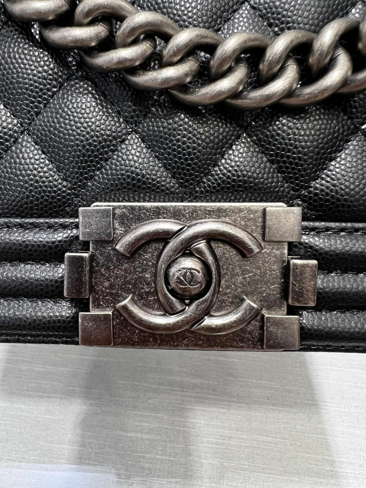 CHANEL BOY BAG MEDIUM 25 BLACK CAVIAR RUTHENIUM HARDWARE