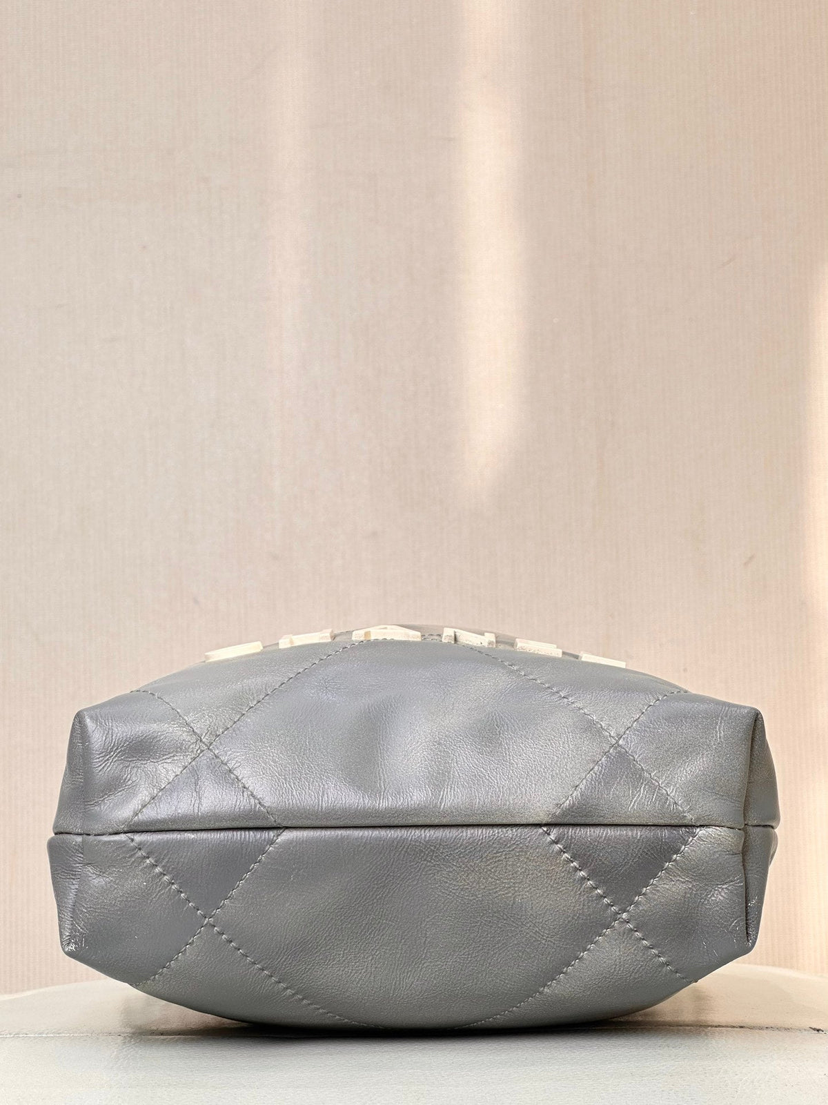 CHANEL HOBO MINI 20CM WHITE GREY LAMBSKIN SILVER HARDWARE