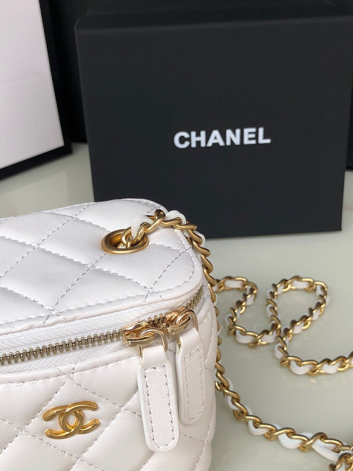 CHANEL MINI 11 VANITY CHAIN IN WHITE CALFSKIN GOLD HARDWARE