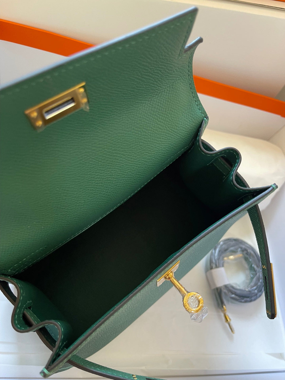 HERMES KELLY MINI 20 BAG IN DARK GREEN CALFSKIN WITH GOLD HARDWARE