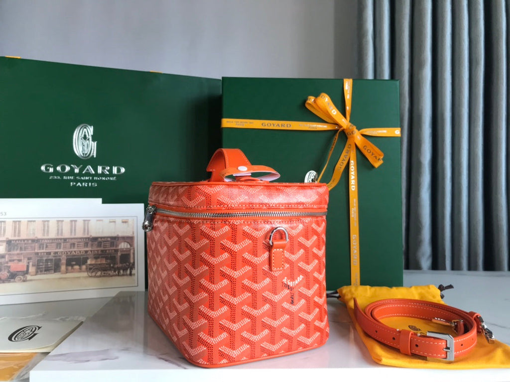MUSE VANITY CASE 20 IN ORANGE GOYARDINE CANVAS