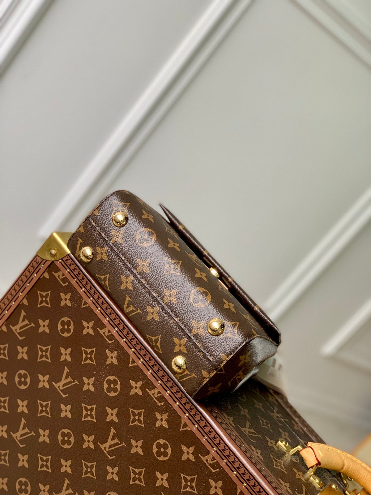 LOUIS VUITTON CLUNY MINI 20 IN BROWN MONOGRAM CANVAS