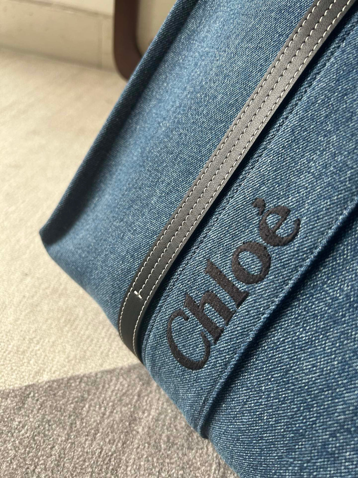 LAGRE WOODY TOTE BAG 45 IN BLUE DENIM BLACK CALFSKIN