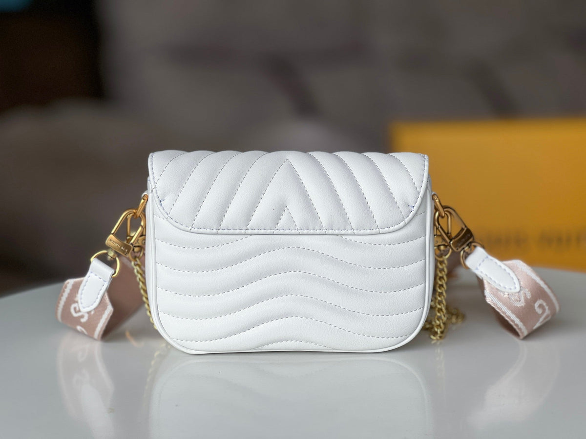 LOUIS VUITTON LV 25S WAVE MULTI POCHETTE 19 IN WHITE CALFSKIN GOLD HARDWARE