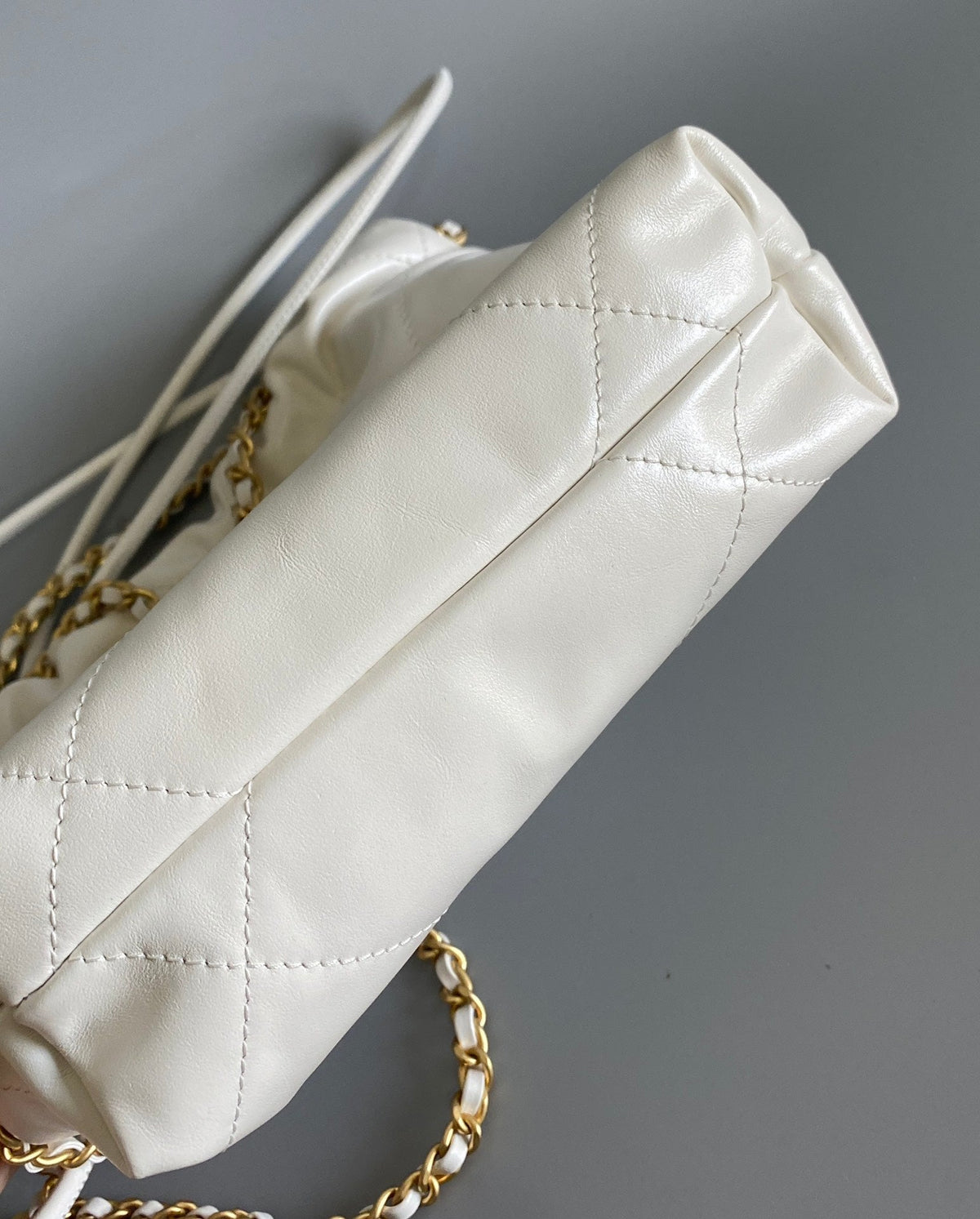 CHANEL HOBO MINI 20CM WHITE LAMBSKIN GHW