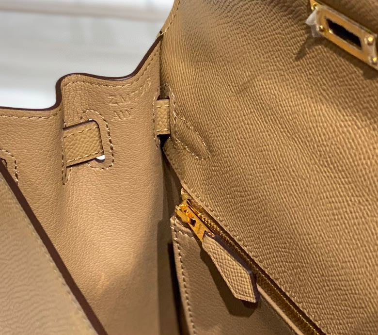 HERMES KELLY 25CM IN CHAI EPSOM CALFSKIN GOLD HARDWARE