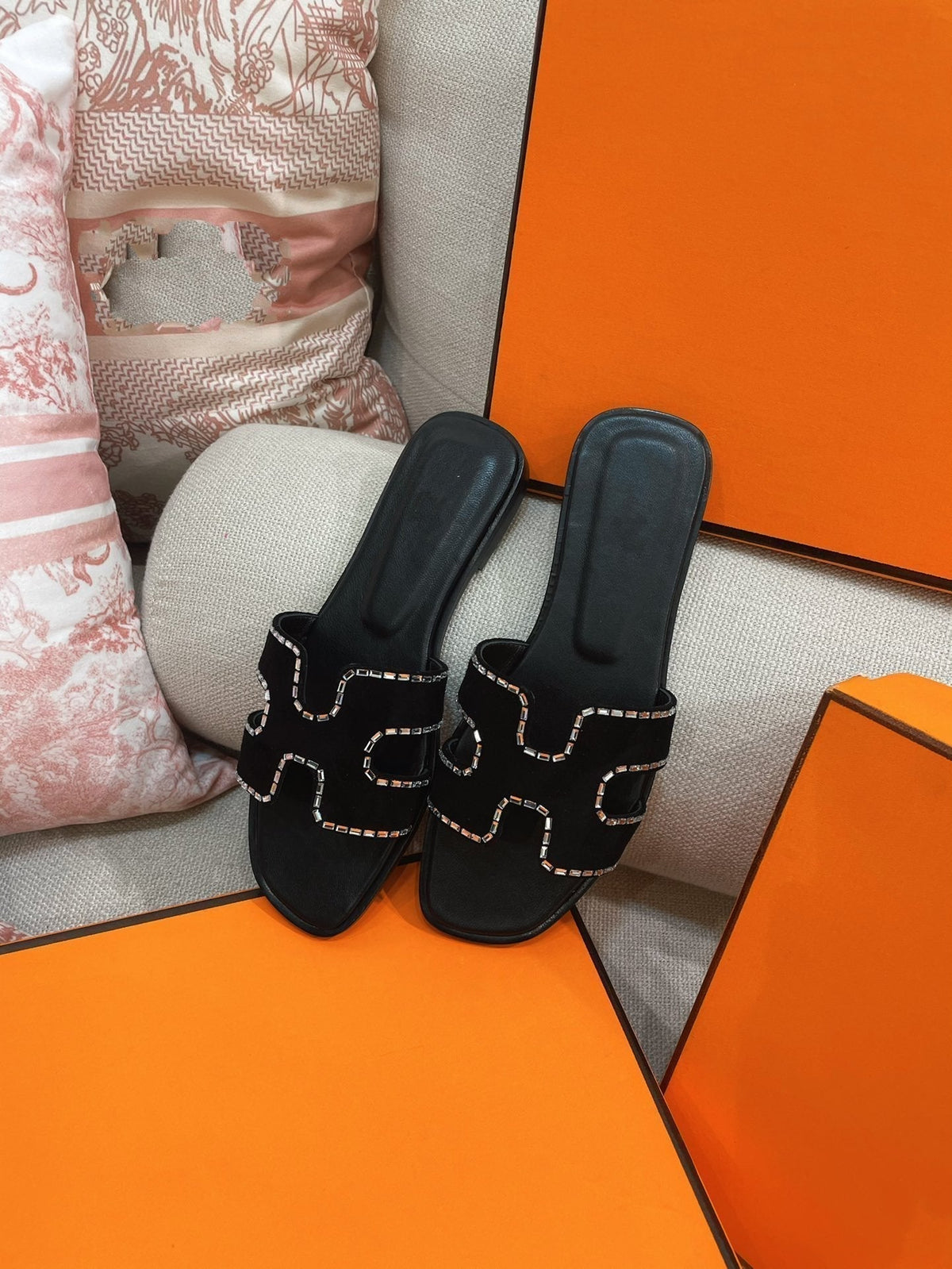HERMES 0ran Sandal Calfskin Rhinestone Black