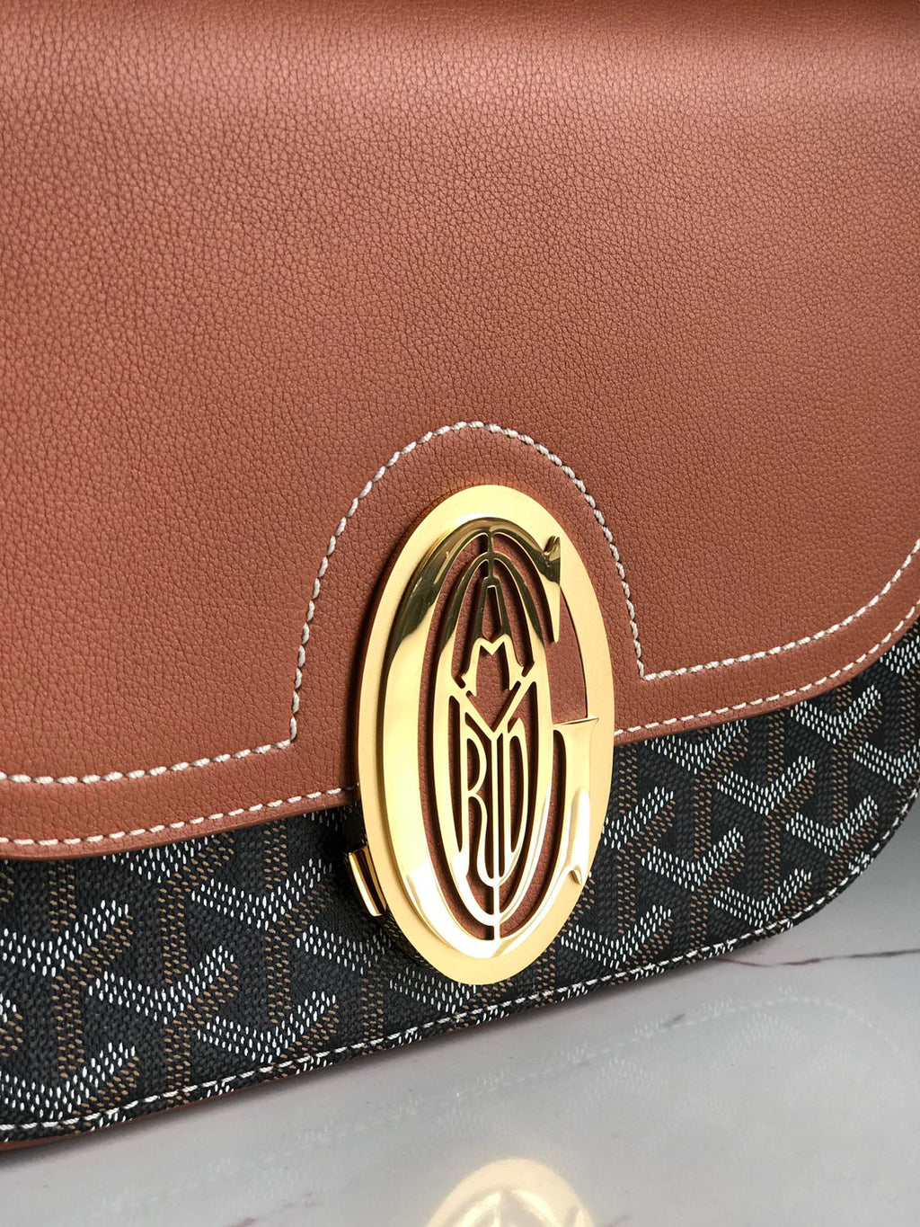 233 BAG 25 IN TAN CALFKIN AND BLACK GOYARDINE CANVAS