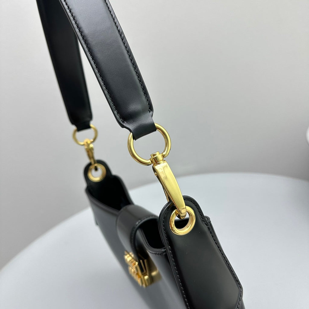 HOBO 28 CITY SHOUDER BAG IN BLACK CALFSKIN