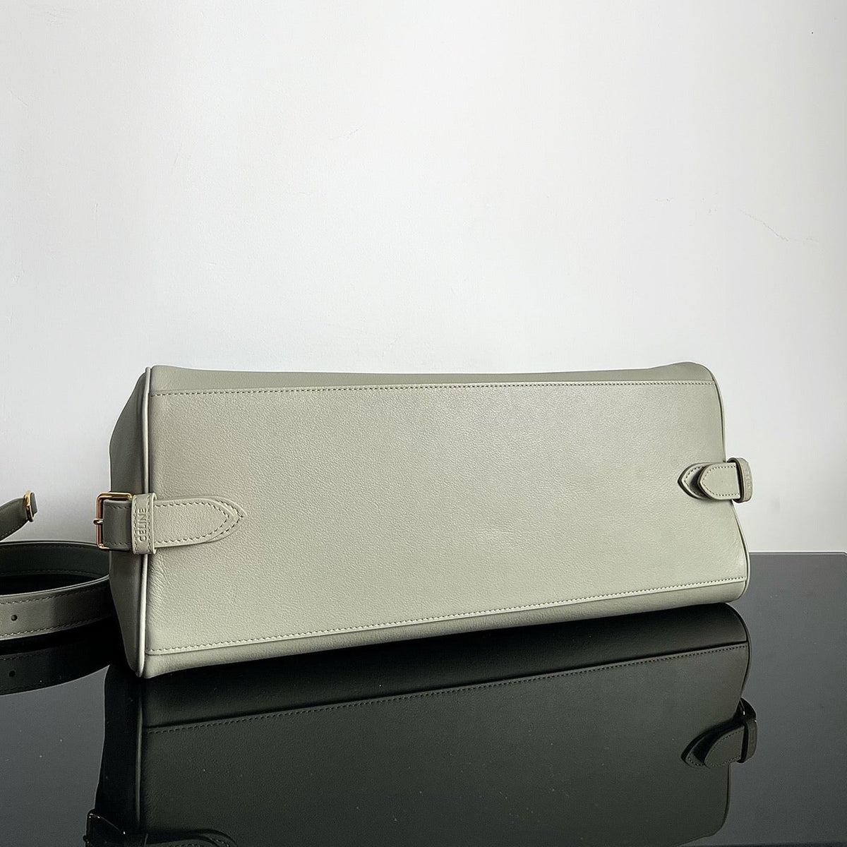 CELINE TRIOMPHE 37 SOFT CALFSKIN HANDBAG EICRU BEIGE