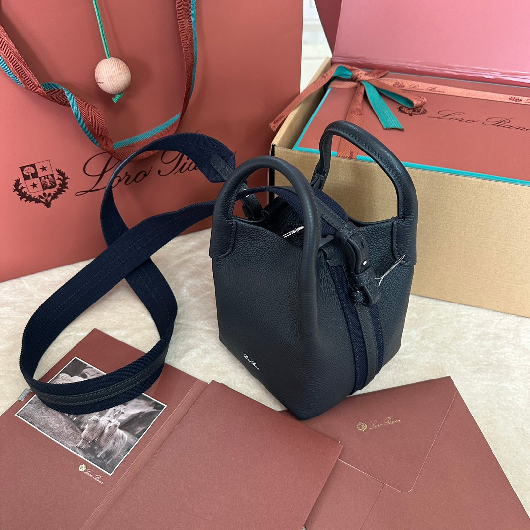 MICRO BALE BAG IN DARK BLUE CALFSKIN 226599