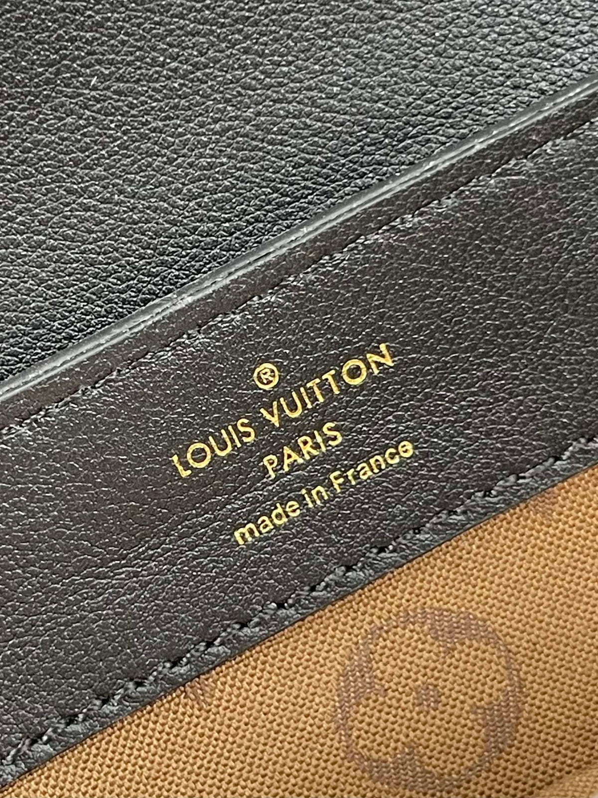 LOUIS VUITTON DAUPHINE SOFT MM 24 IN BLACK SMOOTH LAMBSKIN GOLD HARDWARE