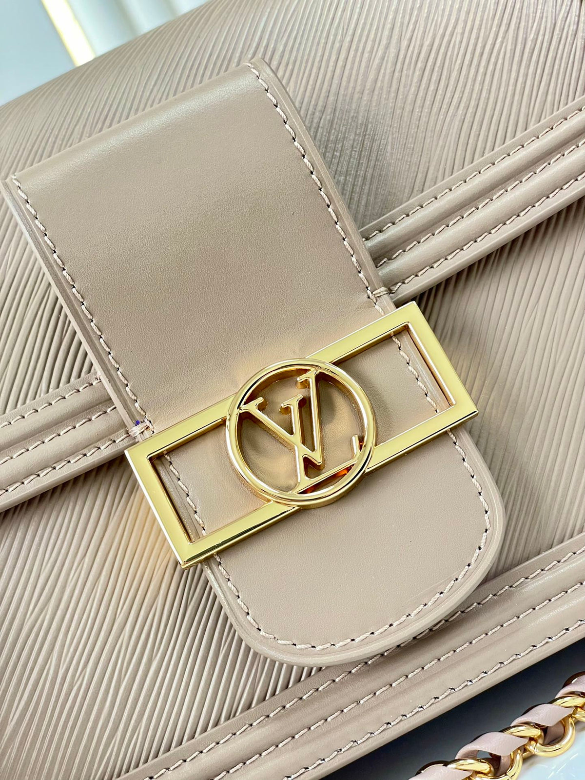 LOUIS VUITTON DAUPHINE MM 25 IN MEDIUM BROWN EPI GRAINED CALFSKIN GOLD HARDWARE