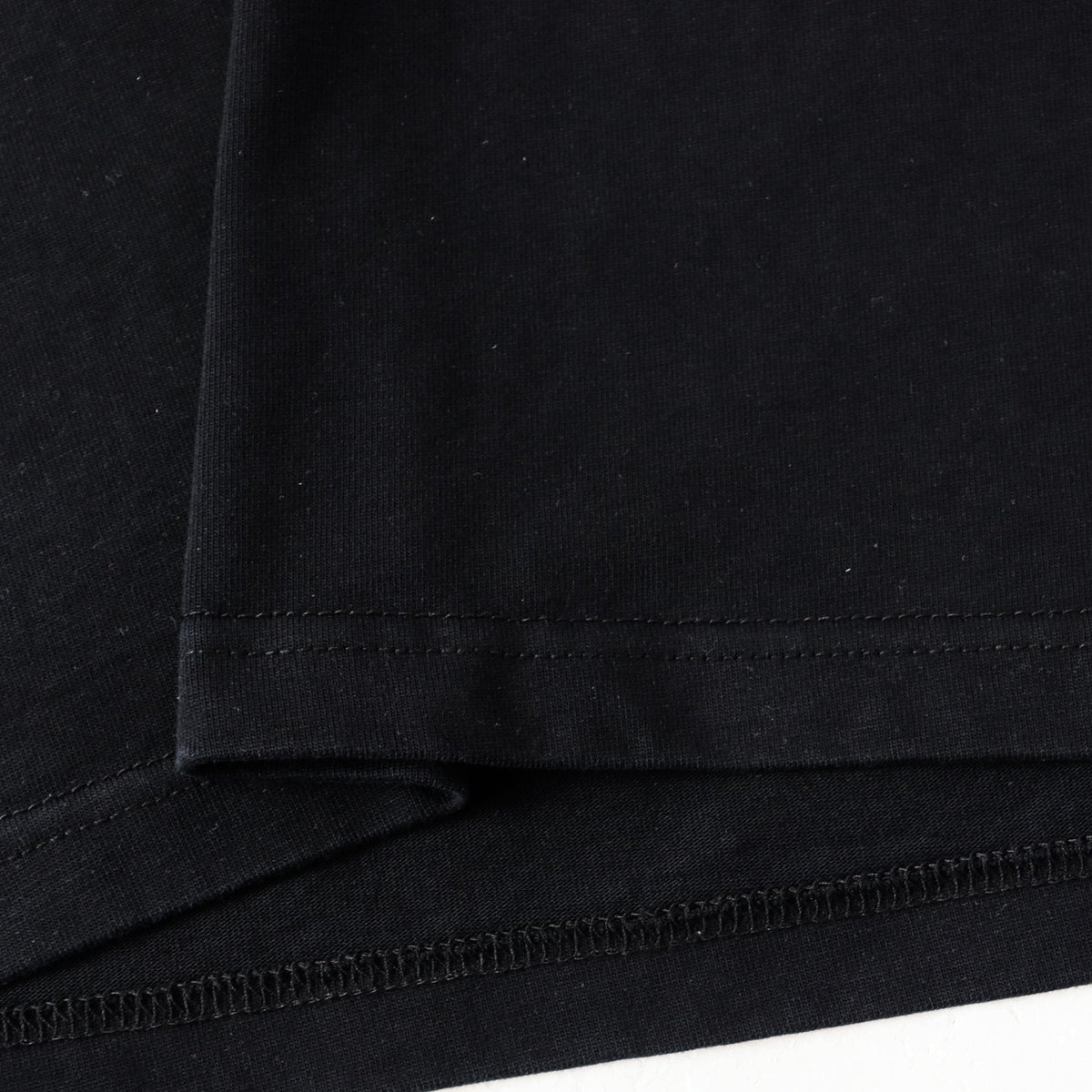 AMIRI The Chateau Badge Graphic T-Shirt — fabric_closeup