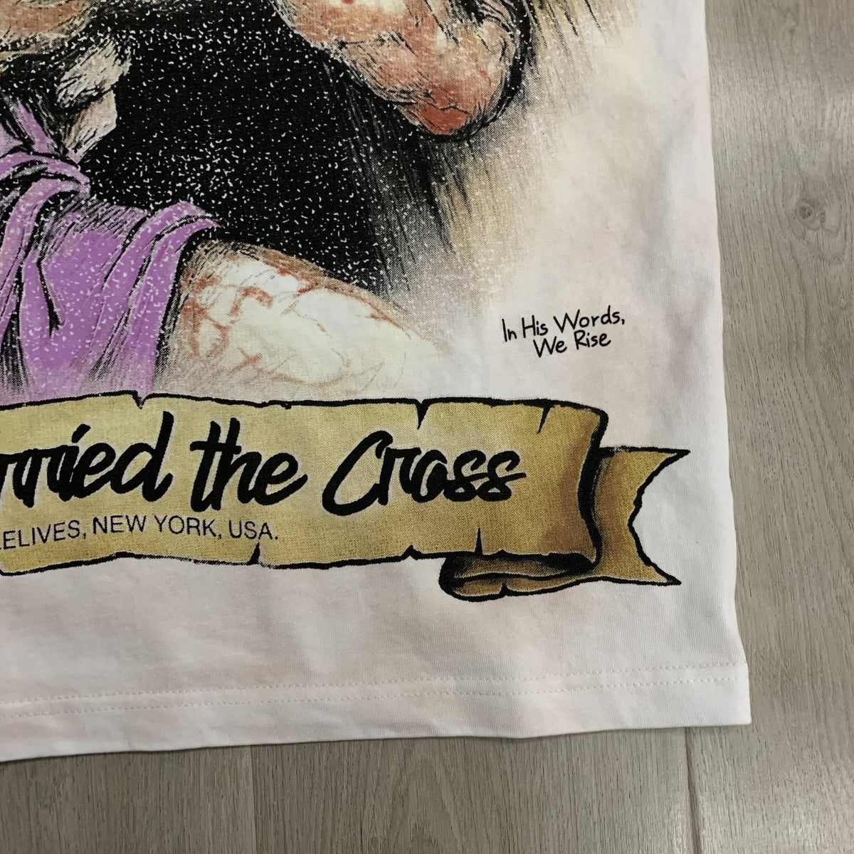 VALE Dream Graphic Short-Sleeve T-Shirt — detail