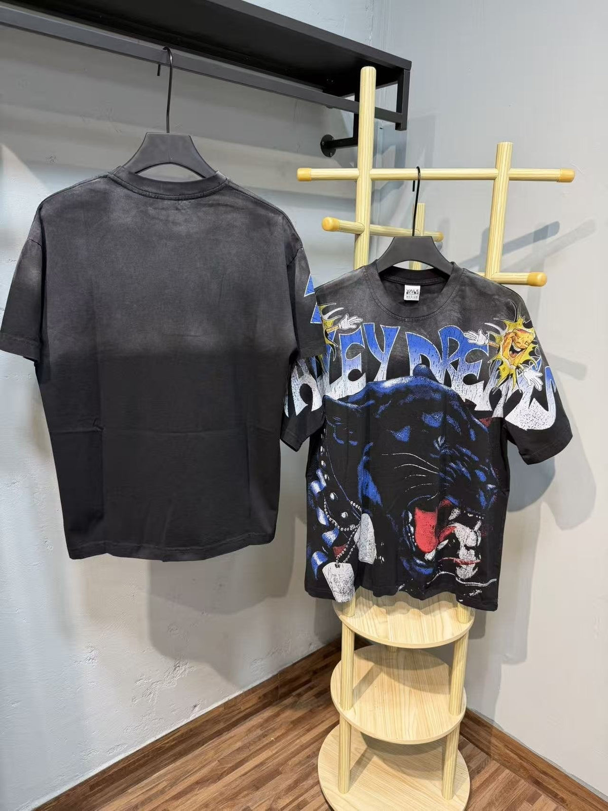VALLEY Dreams Panther Graphic T-Shirt — context
