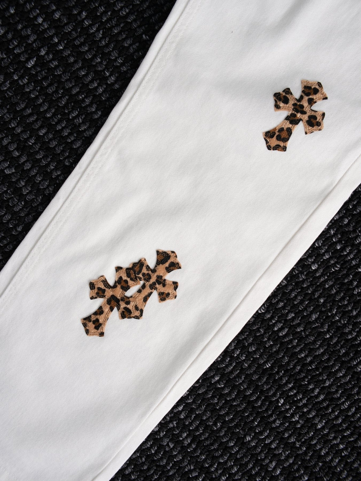 Chrome Hearts Leopard Cross Patch White Jeans — detail