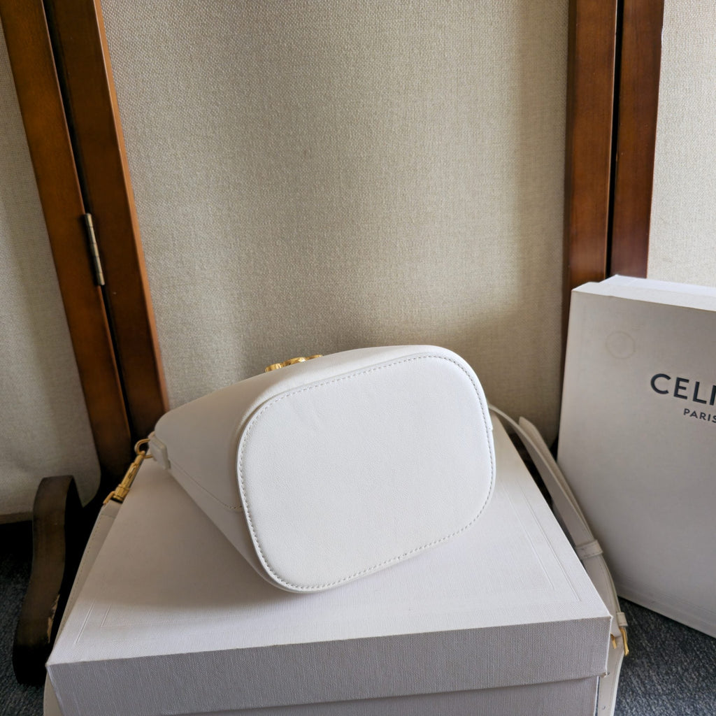 CELINE 25S LOUISE BAG 19MM IN WHITE CALFSKIN GOLD HARDWARE