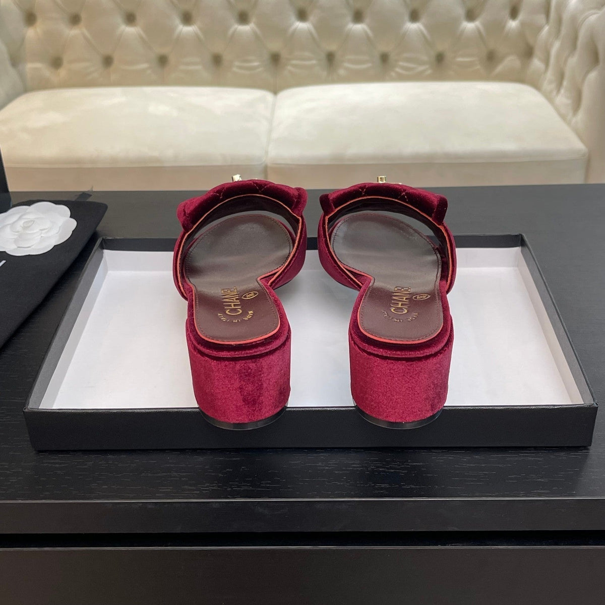 CHANEL MID-HEEL 5 CM MULE IN BURGUNDY RED VELVET