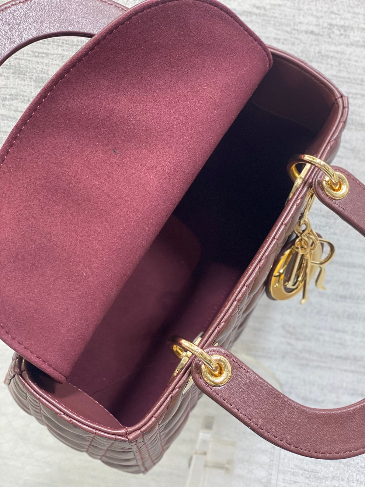 DIOR 25S MEDIUM LADY BAG 24 IN BURGUNDY CALFSKIN GOLD HARDWRE