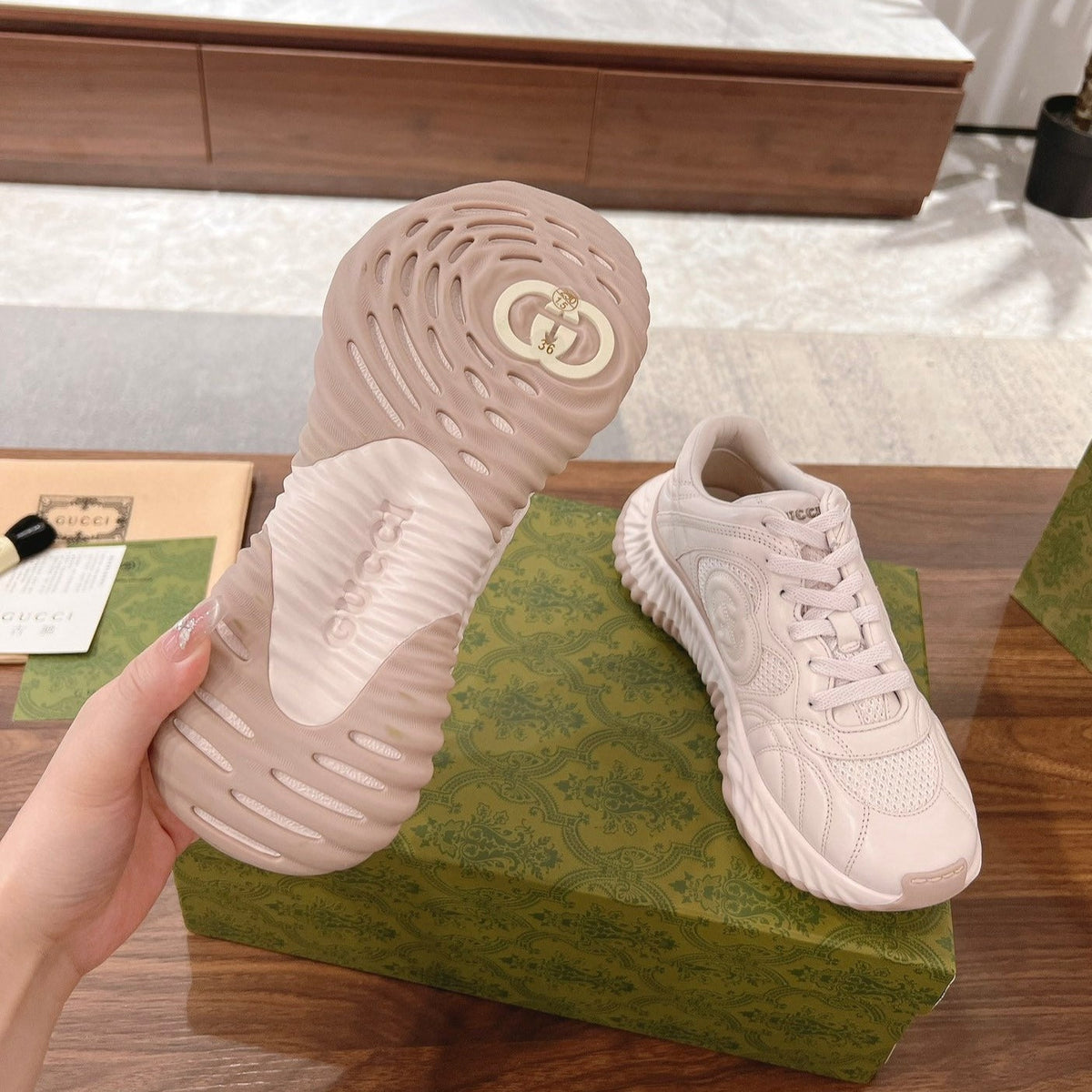 GUCCI RIPPLE SNEAKER JASmine cream
