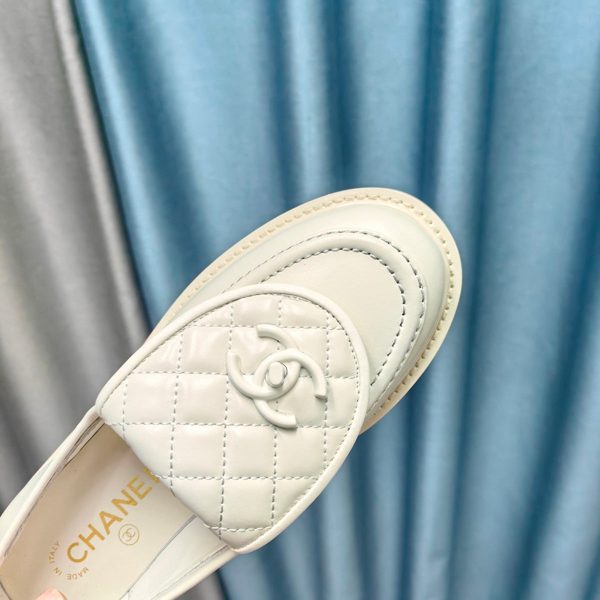 CHANEL MOASINS WHITE QUILTED LAMBSKIN