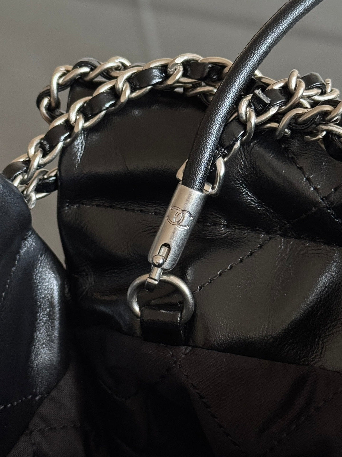 CHANEL MINI HOBO HANDBAG 20 IN BLACK CALFSKIN SILVER-TONE HARDWARE