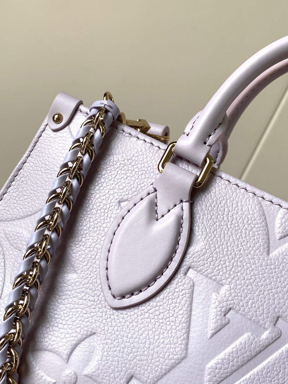 LOUIS VUITTON LV 25S ONTHEGO EAST WEST BAG 25 IN LIGHT LAVENDER CALFSKIN MONOGRAM EMPREINTE