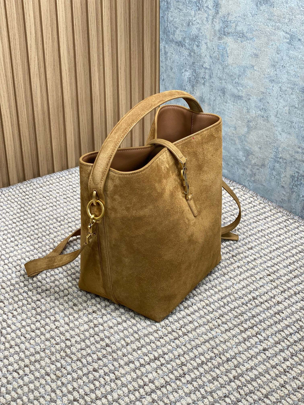 LE 37 SMALL BUCKET BAG 25 IN BROWN SUEDE GOLD HARDWARE