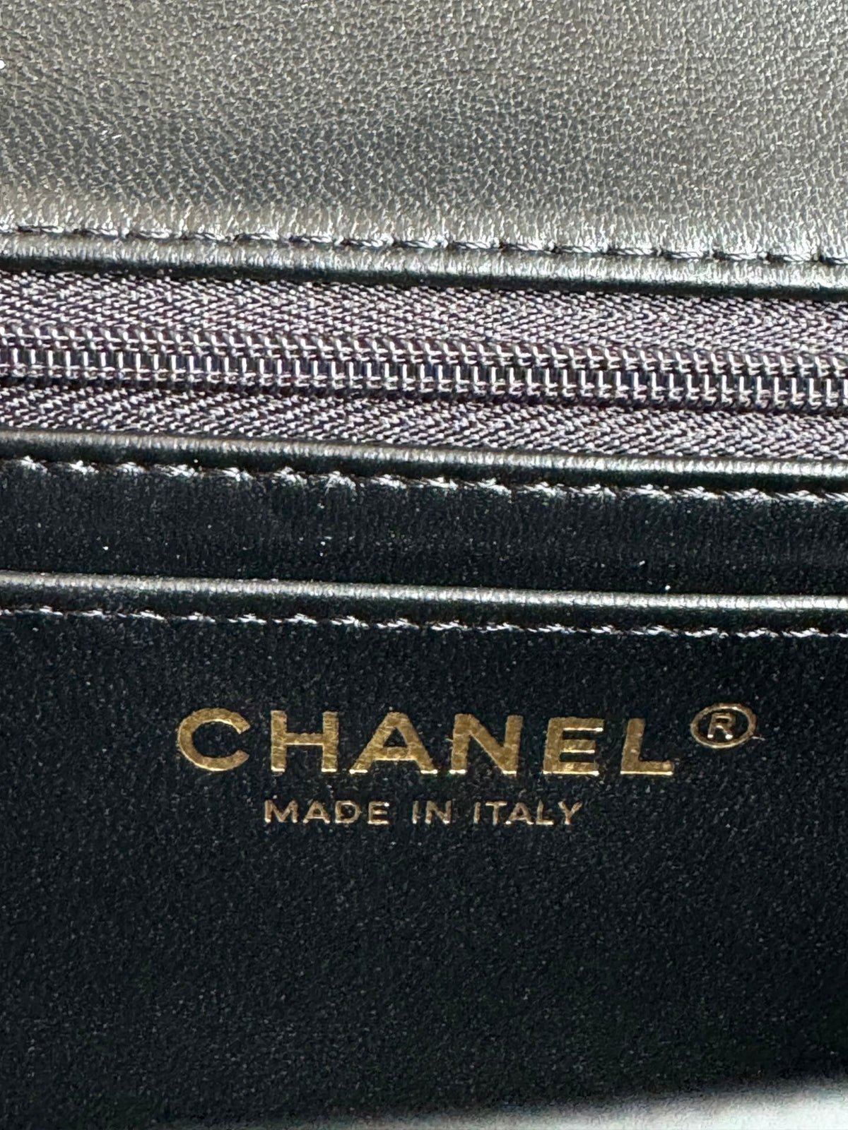 CHANEL MINI FLAP BAG 20 IN BLACK GLOSSY CALFSKIN GOLD HARDWARE
