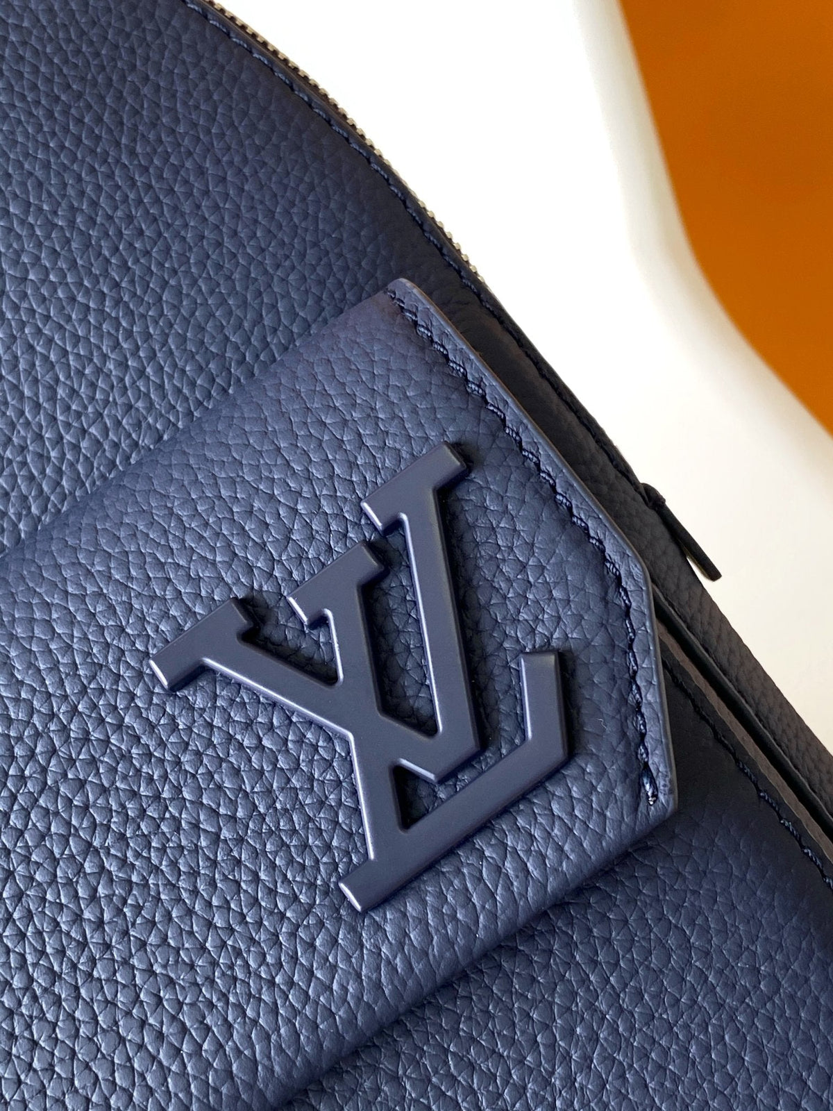 LOUIS VUITTON PILOT CROSSBAG 30 IN NAVY BLUE CALFSKIN