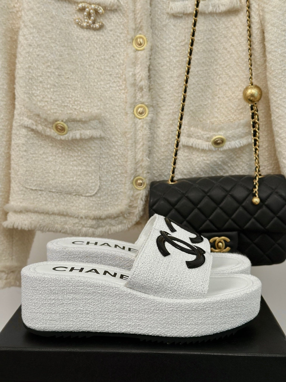CHANEL CLASSIC SLIPPERS THICK SOLE IN WHITE TWEED