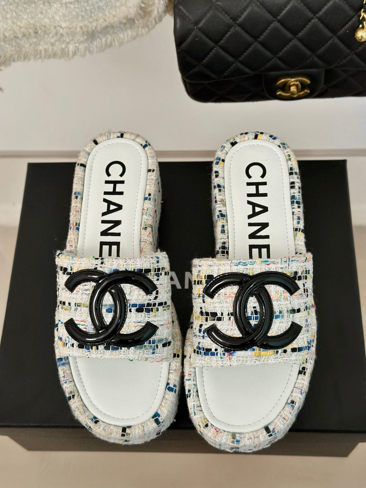CHANEL CLASSIC SLIPPERS THICK SOLE IN MULTICOLOR TWEED