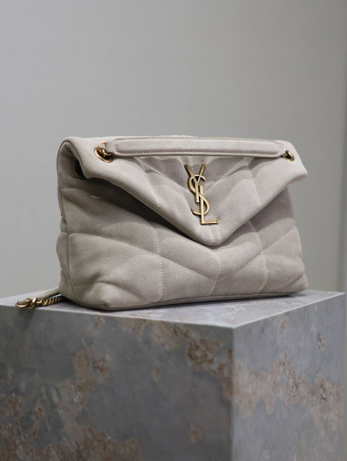 YSL 25S LOULOU PUFFER MM 29 IN SMOKEY TAUPE SUEDE GOLD HARDWRE