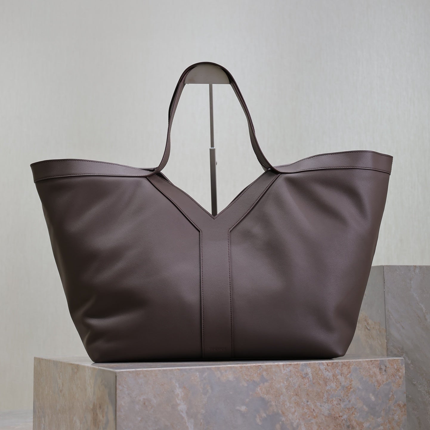 YSL 25S Y TOTE 50 IN PURPLE BROWN CALFSKIN GOLD HARDWRE