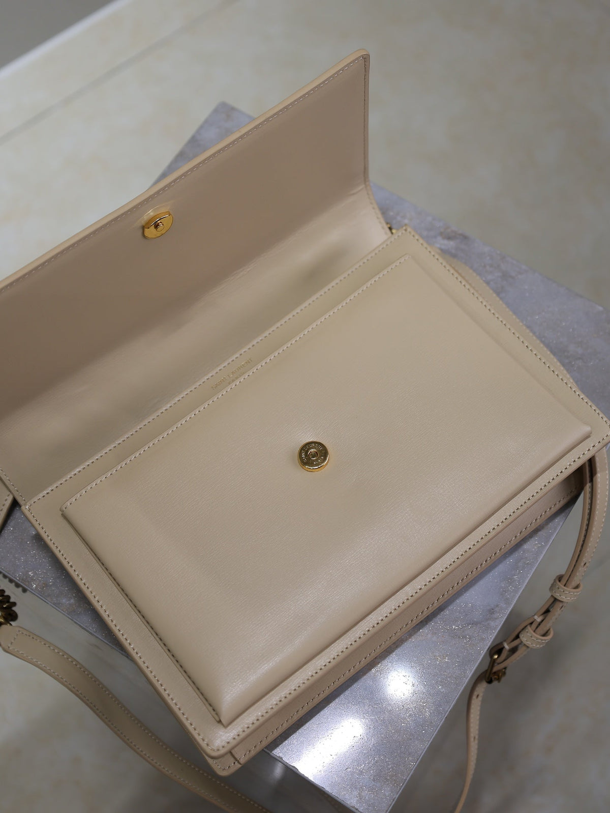 YSL 25S SUNSET MM 25 IN NUDE CALFSKIN GOLD HARDWARE