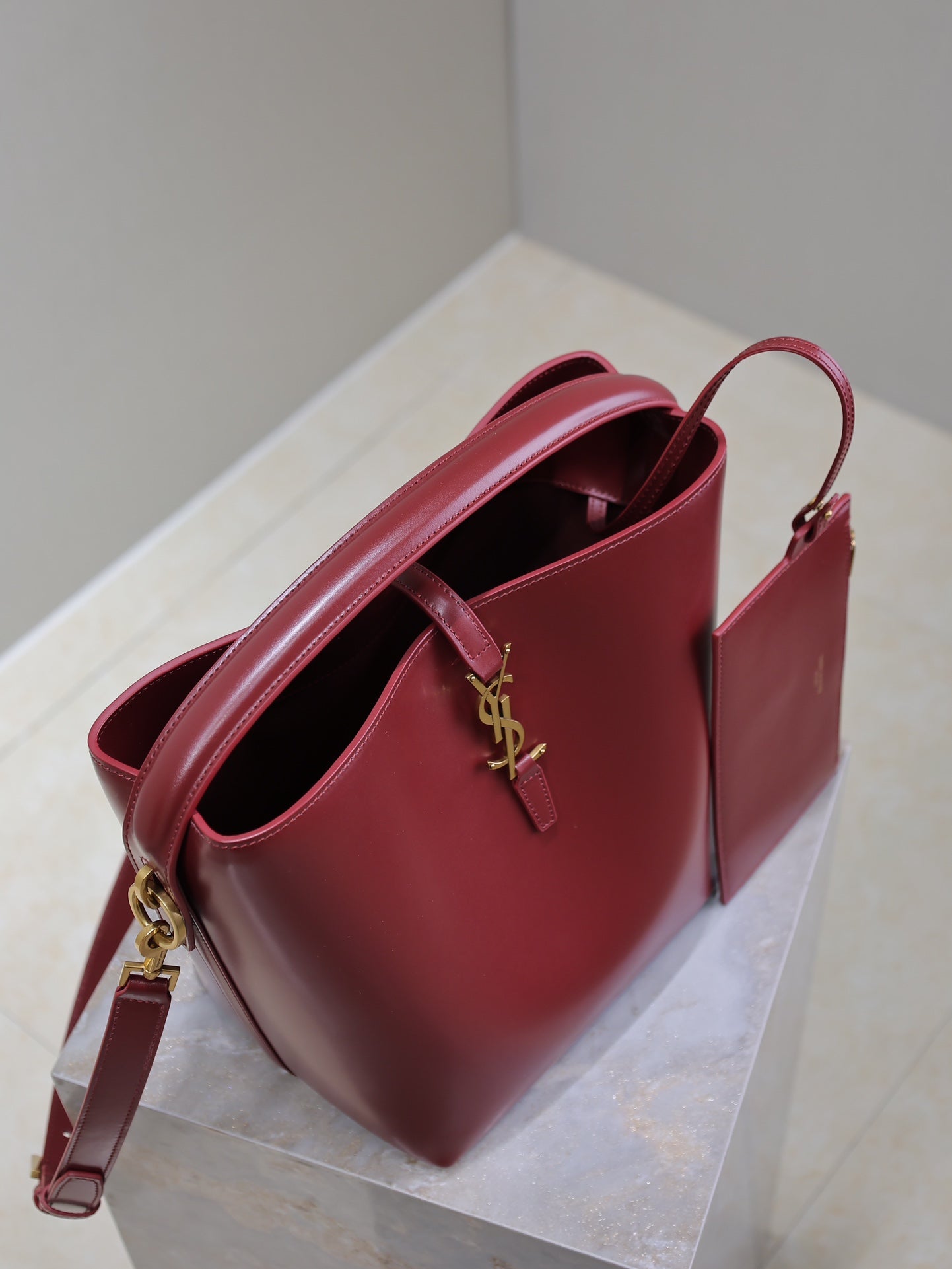 YSL 25S LE 5 À 7 BUCKET 26 IN DARK BURGUNDY CALFSKIN GOLD HARDWARE